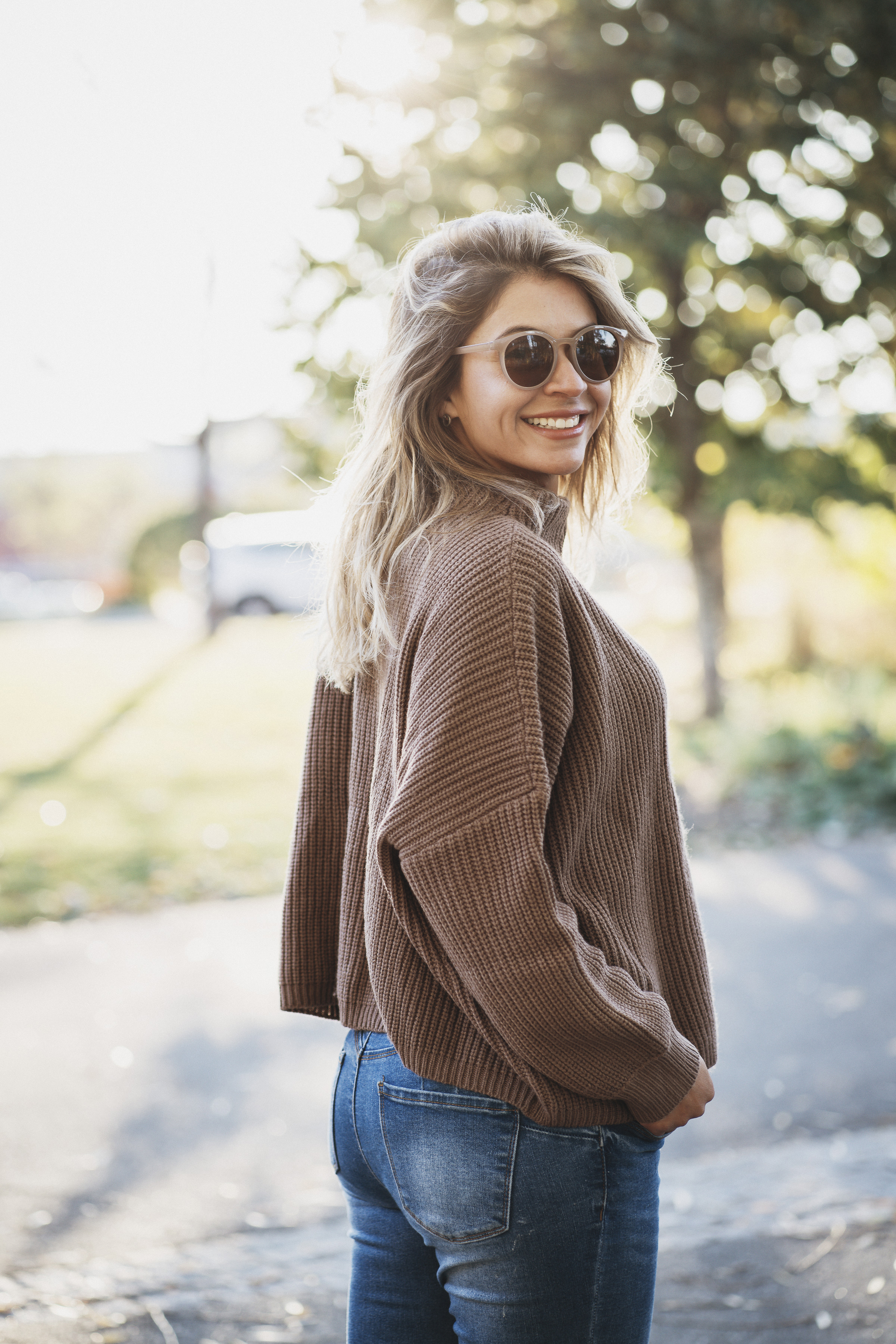 Anna Almeida — sunlit portrait session
